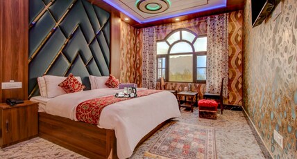 Royal Hameed Room Type - Super Deluxe Room with AC Royal Hameed Room Type - Super Deluxe Room with AC