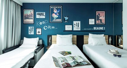 Novotel Beaune Room Type - Classic room with 2 single beds and 1 sofa Novotel Beaune Room Type - Classic room with 2 single beds and 1 sofa