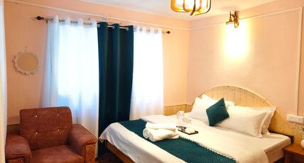 The Cozy Monks Riverside -Tirthan Valley Room Type - Bedroom 1