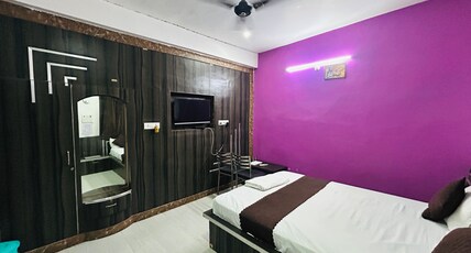 Hotel Sivoy Room Type - Deluxe Room with Queen Bed
