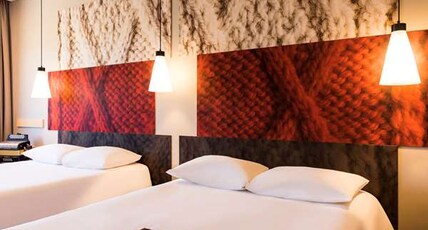 ibis Torreon Room Type - Two double beds, WIFI, LED flat-screen TV with streaming, and bathroom
