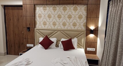 Monalisa Inn Room Type - Standard A.C 2Bedded Room(No sofa placed)