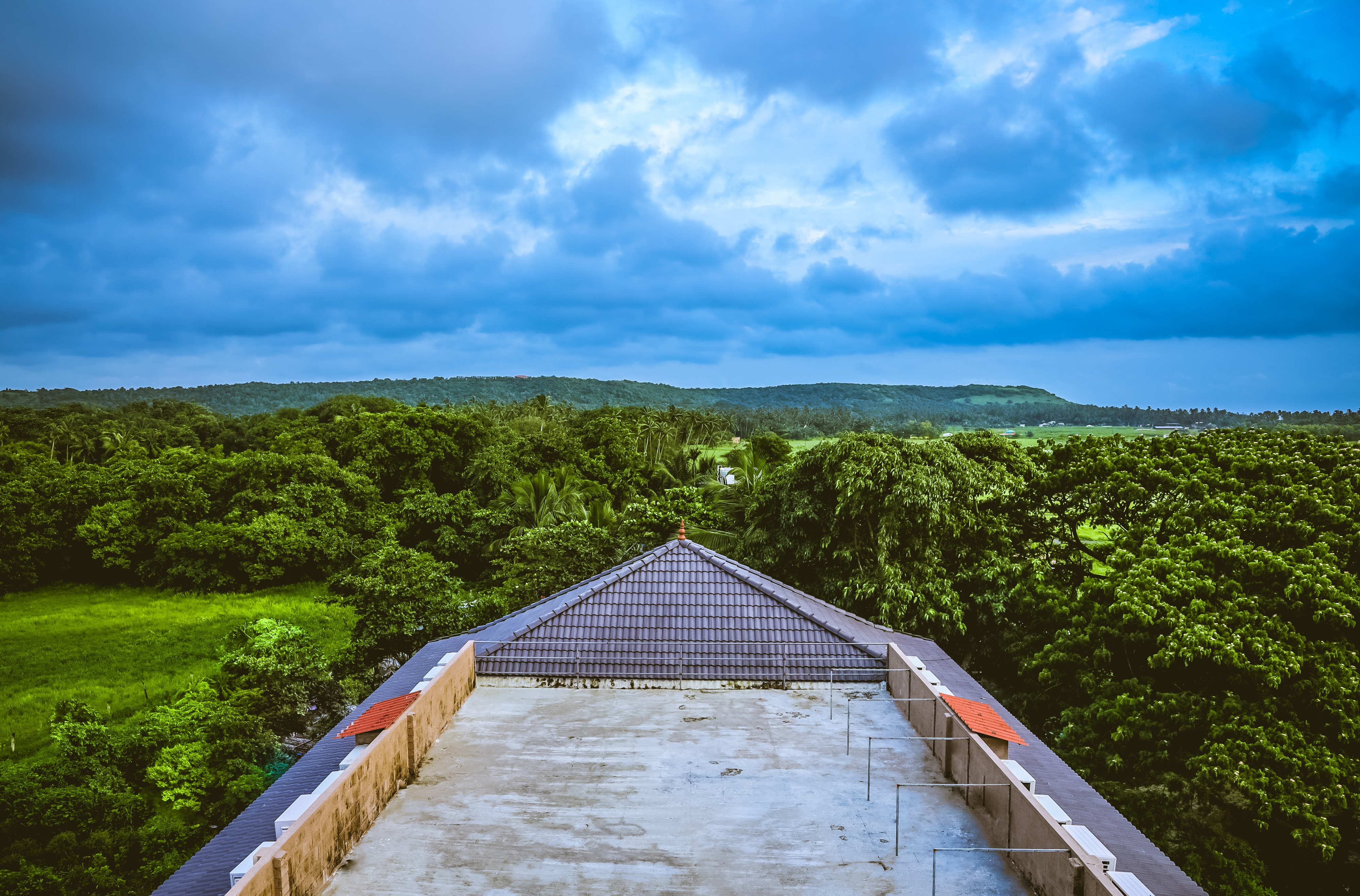 Hotel Regent Laguna - Tap to explore photos