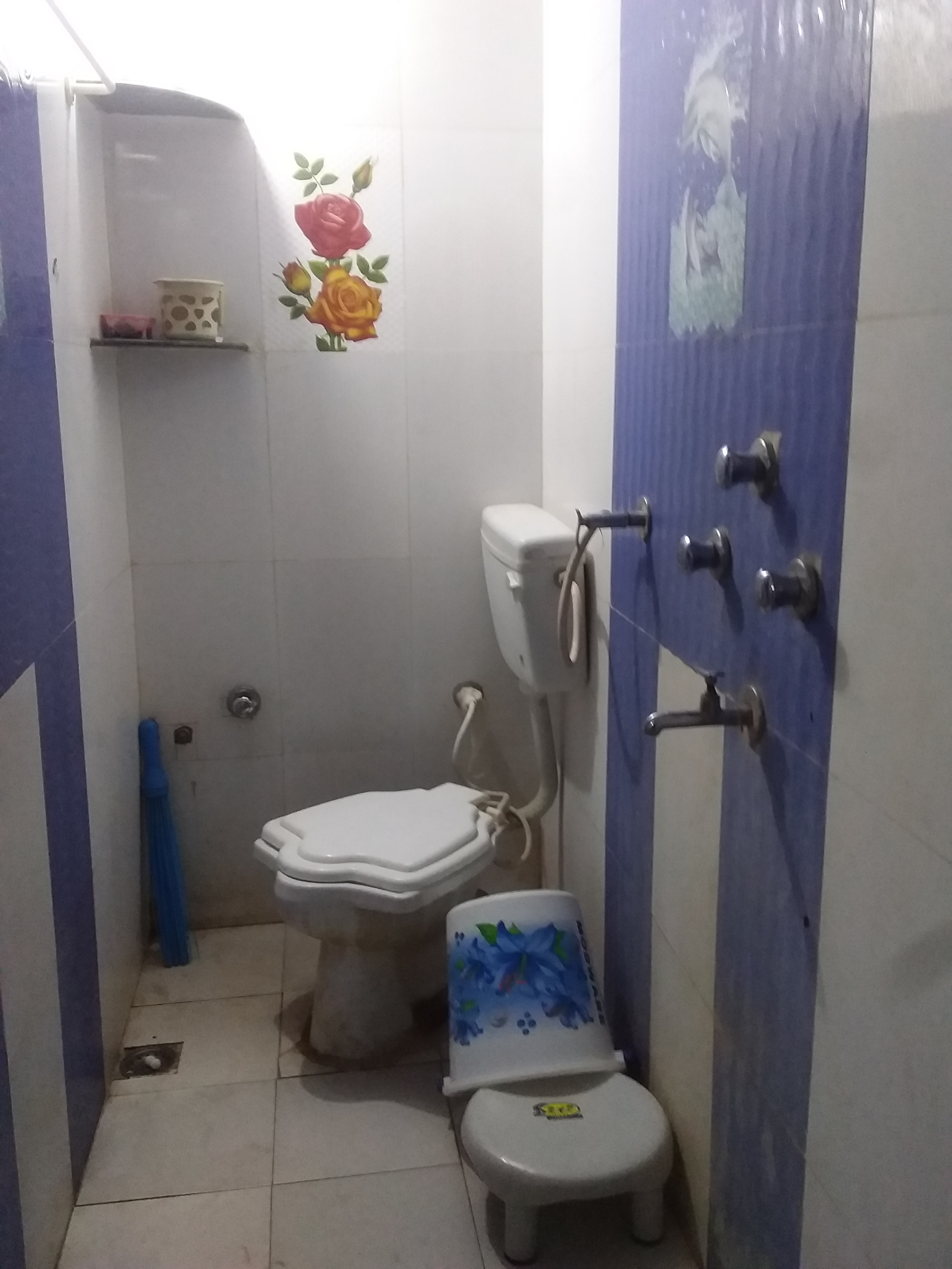 Family Home stay - Tap to explore photos