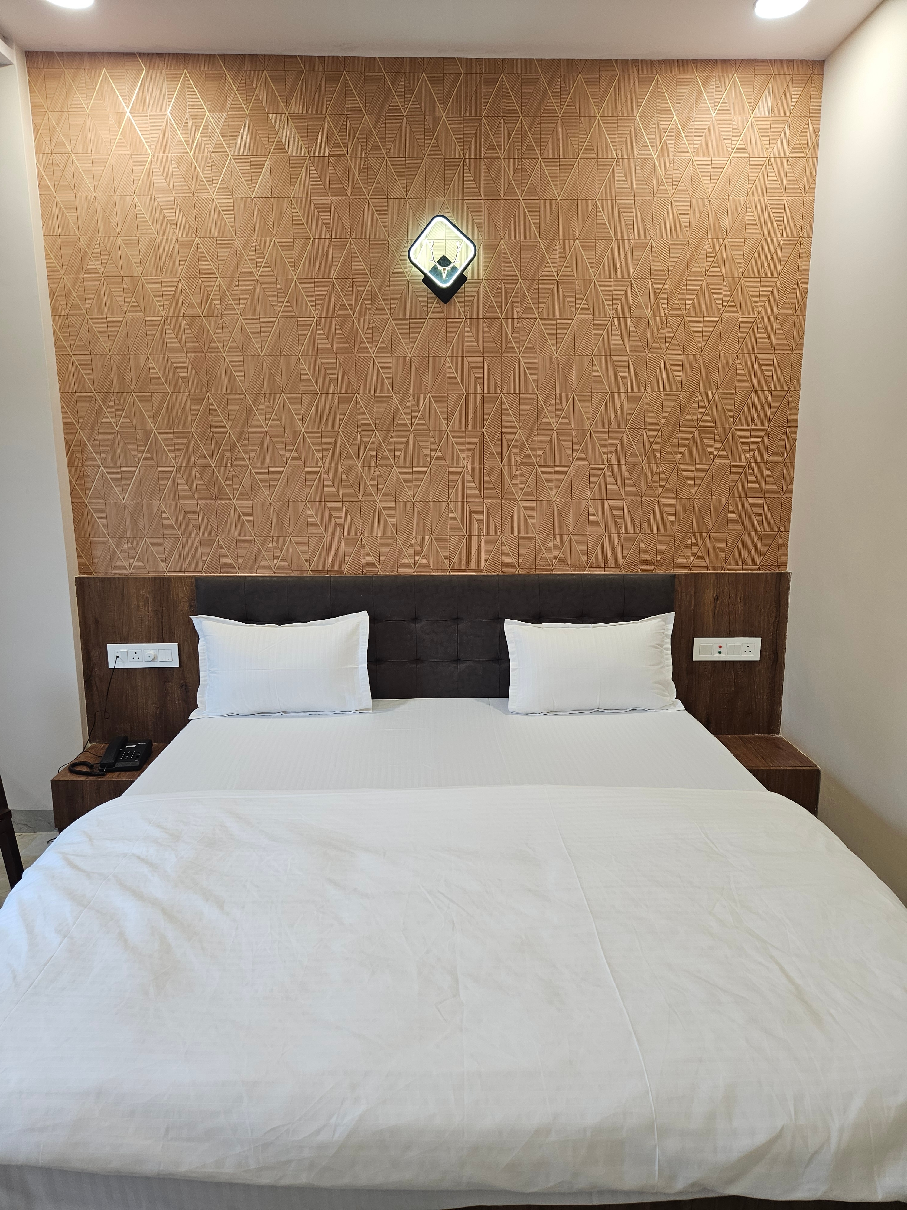 Hotel Rajshree - Tap to explore photos