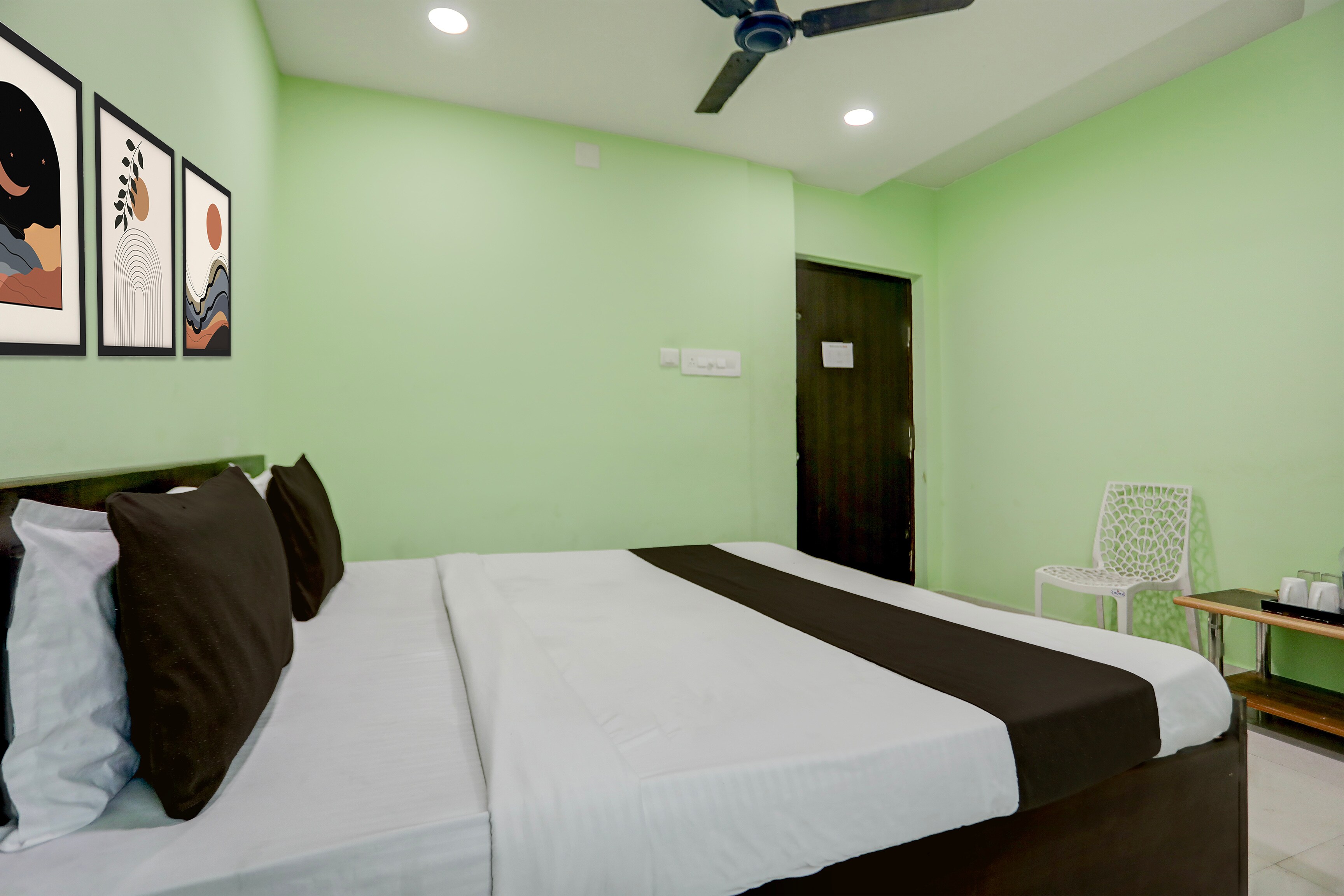 Hotel O Cuttack-Puri Bypass Crossway Formerly Anand Palace - Tap to explore photos