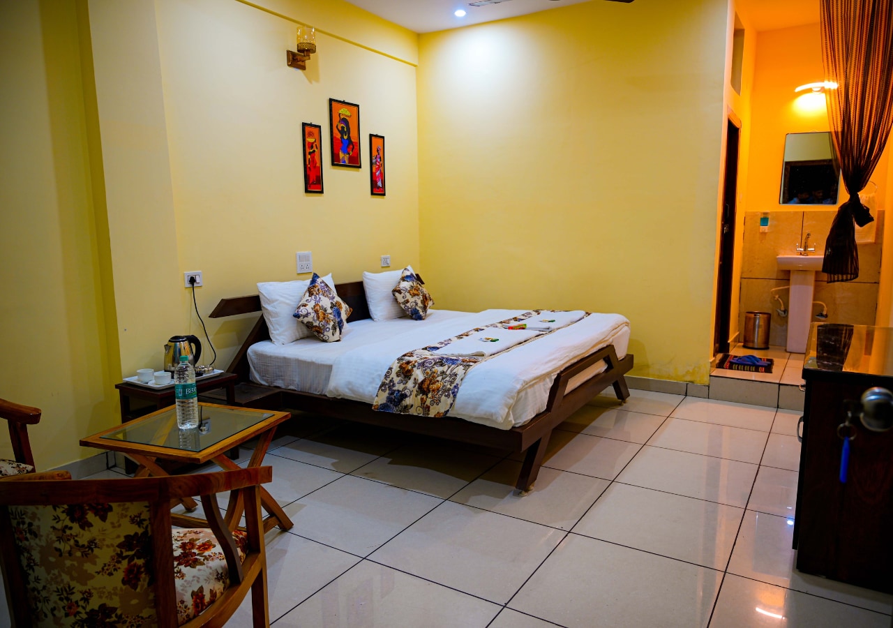 Hotel Shivlinga Villa - Tap to explore photos
