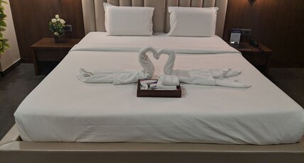 The Orchid Hotel Room Type - Executive Double Bed Ac