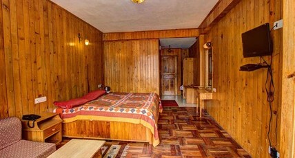Hotel New Iceland, Manali Room Type - Super Deluxe Room with Balcony