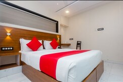 Hotel Qubestay Airport