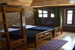 Quinton Enclave Homestay | Rooms & Caretaker