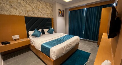 Hotel Pride Icon - SG Highway Room Type - Super Deluxe Room