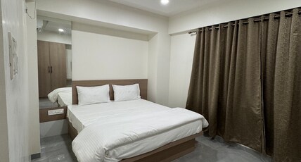 Hotel Maple Inn Room Type - DELUXE ROOM