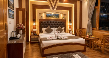 Hotel Hill Crest Room Type - Premium Room With Balcony Mountain View Hotel Hill Crest Room Type - Premium Room With Balcony Mountain View