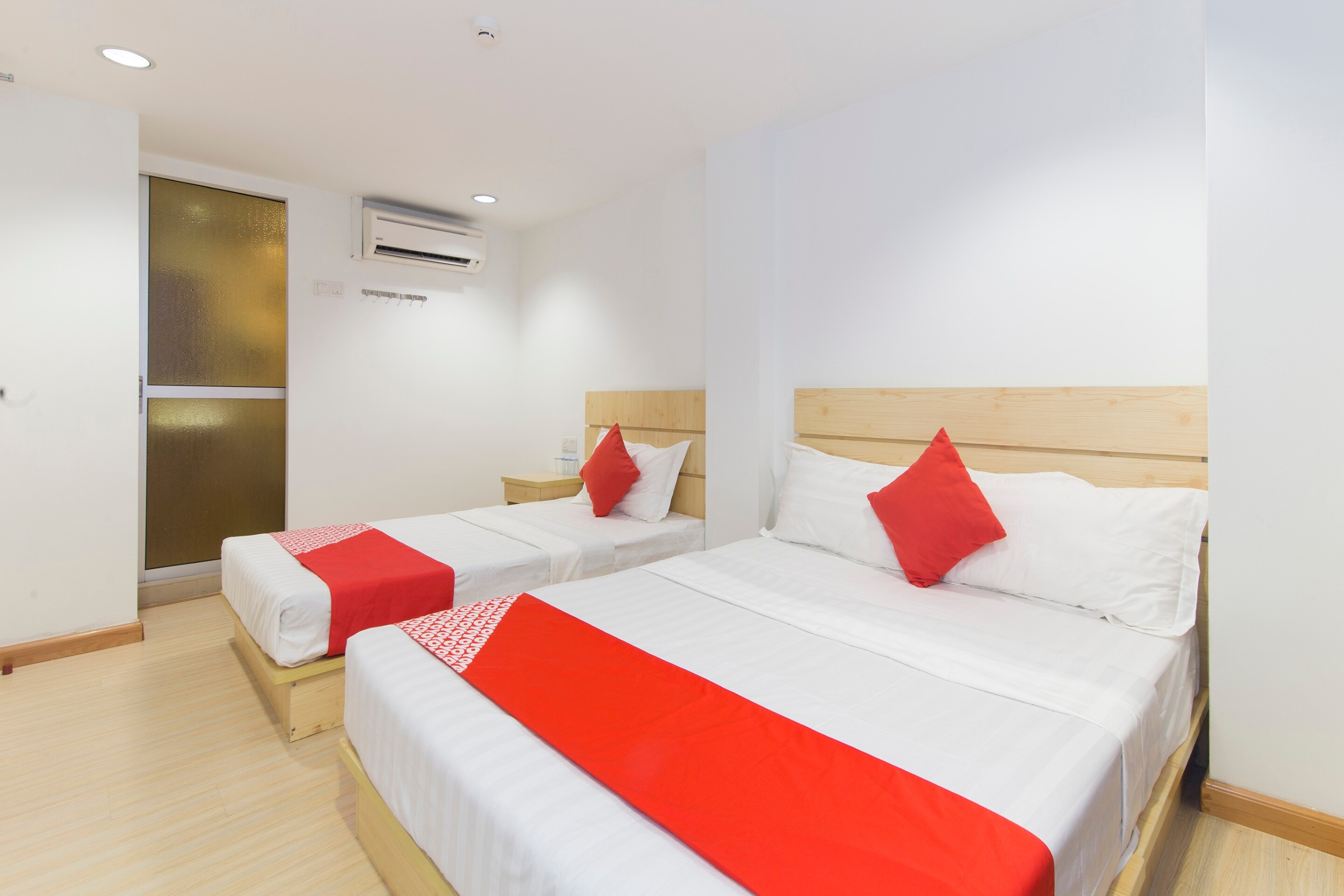Hotel O Shah Alam Near IDCC Convention Centre Formerly DD hotel. - Tap to explore photos