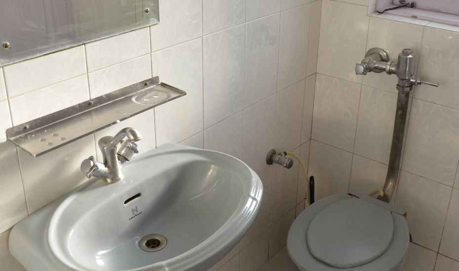 Bharari Regency Homestay | Rooms & Caretaker - Tap to explore photos
