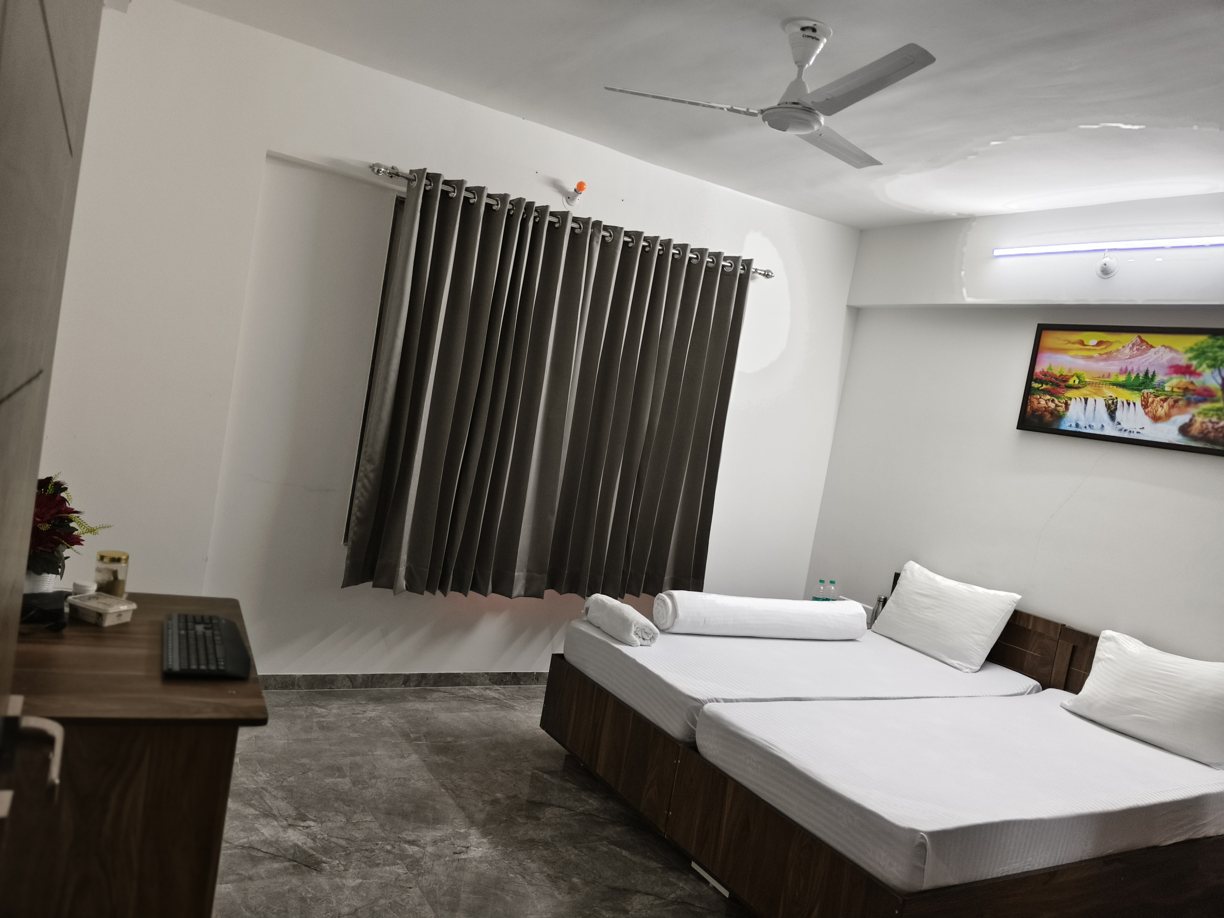 AADHYA RESIDENCY CORPORATE GUEST HOUSE - Tap to explore photos