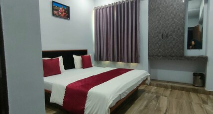 HOTEL VAIBHAV INN Room Type - DELUXE NON AC
