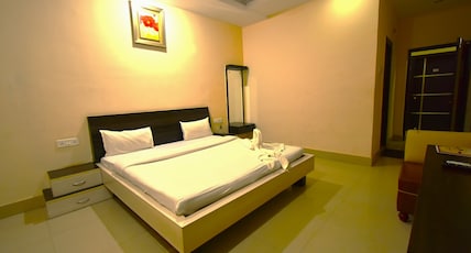 THE HINDUSTAN RESIDENCY Room Type - Double Deluxe Room THE HINDUSTAN RESIDENCY Room Type - Double Deluxe Room