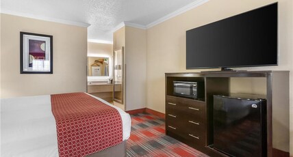 Best Western Brady Inn Room Type - 1 King Bed, Non-Smoking, Work Desk, Sofa, Microwave And Refrigerator, Wi-Fi, Walk In Shower, Full Br Best Western Brady Inn Room Type - 1 King Bed, Non-Smoking, Work Desk, Sofa, Microwave And Refrigerator, Wi-Fi, Walk In Shower, Full Br