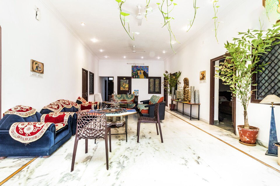 Singhi Villa Guest House | Rooms & Restaurant - Tap to explore photos