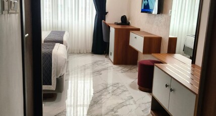 Sabu's Grand Royale Hotel Room Type - Grand Suites Triple