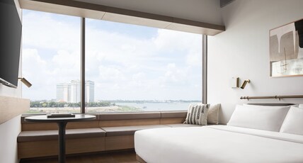 Hotel KVL Room Type - Deluxe River View King Bed