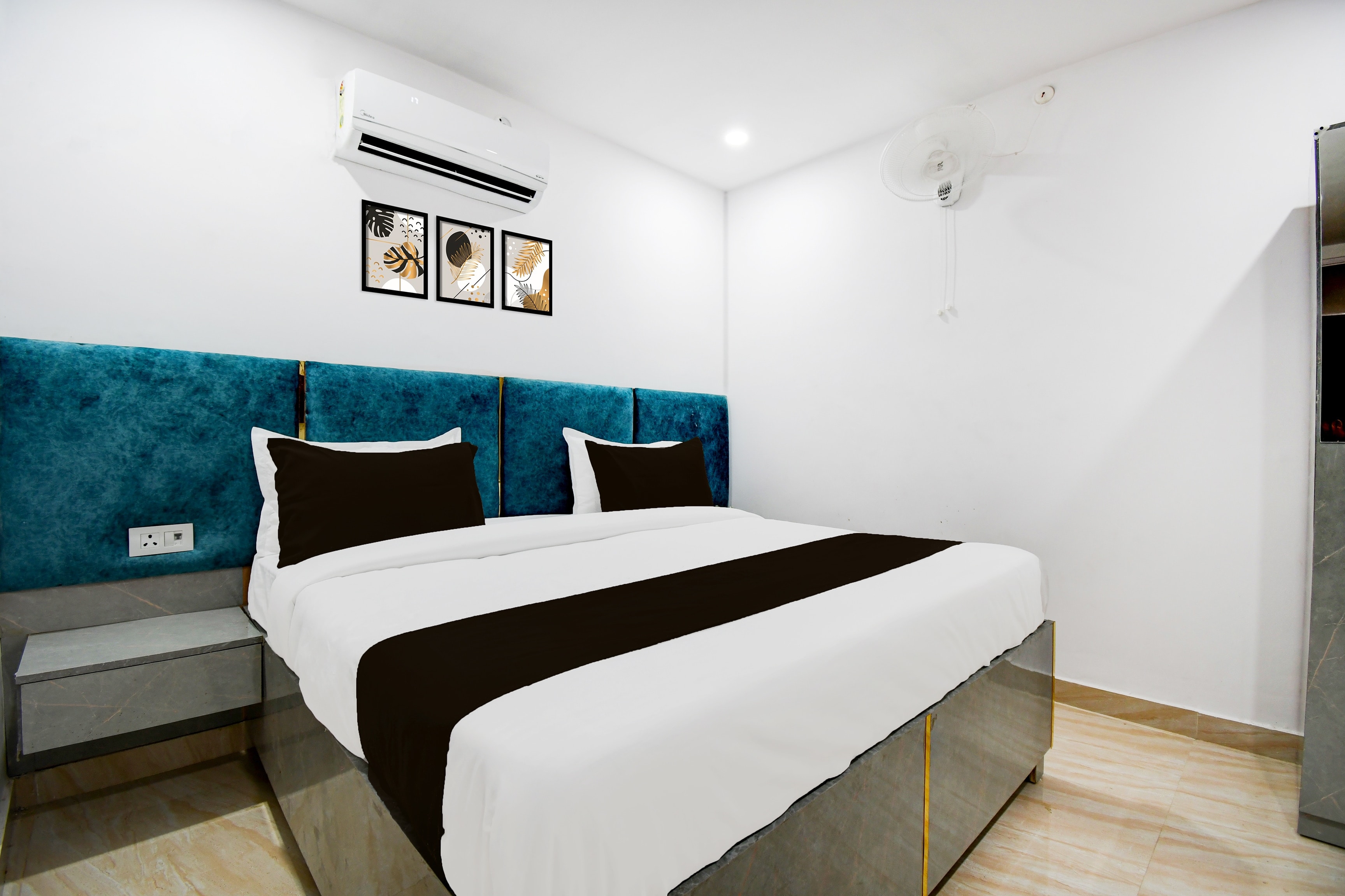 HOTEL O MAHENDRA MG PALACE - Tap to explore photos