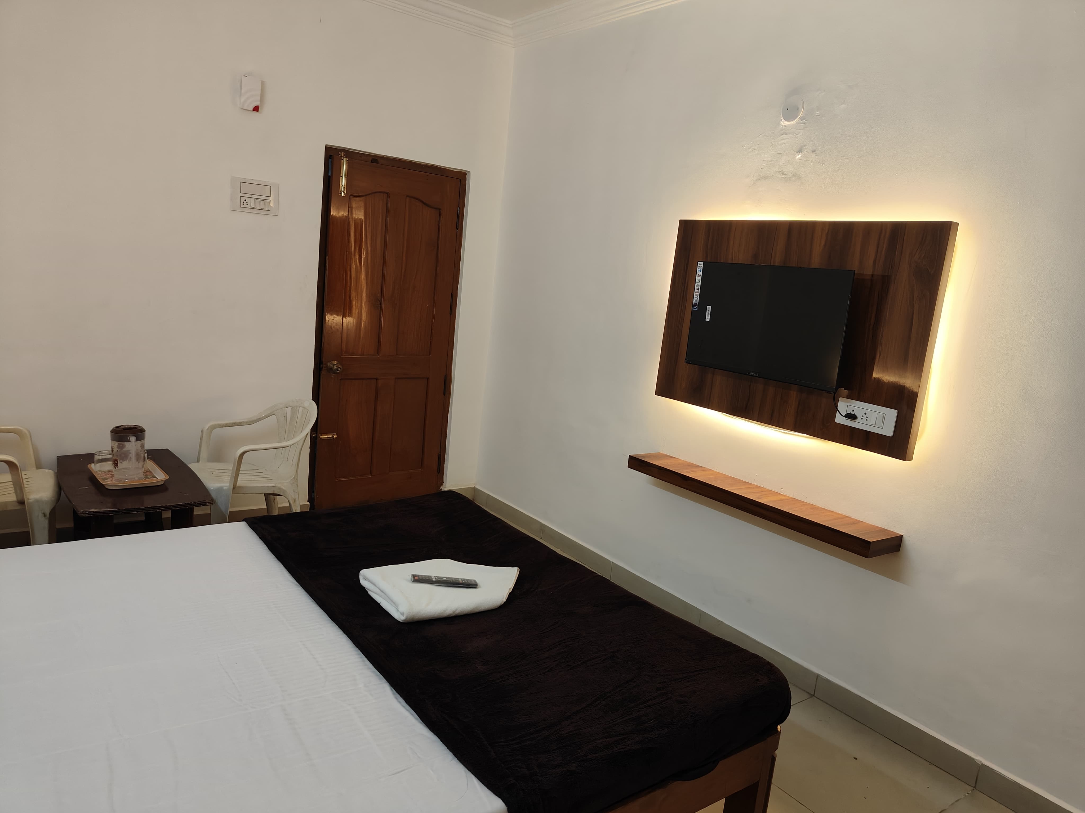 Hotel Shiva Residency - Tap to explore photos