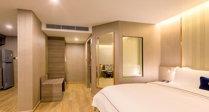 GLOW Sukhumvit 5 Room Type - Premier Suite