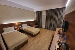 Hotel Lumbini Garden New Crystal