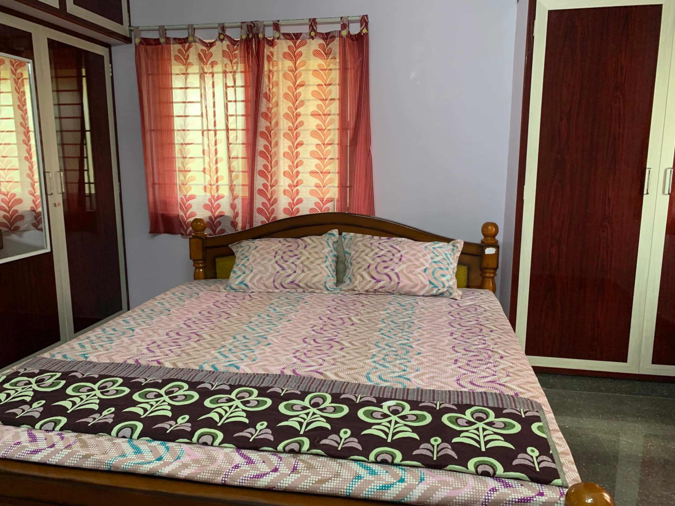 Alamelu Nivas 2BHK Near Temples Marriage Halls - Tap to explore photos