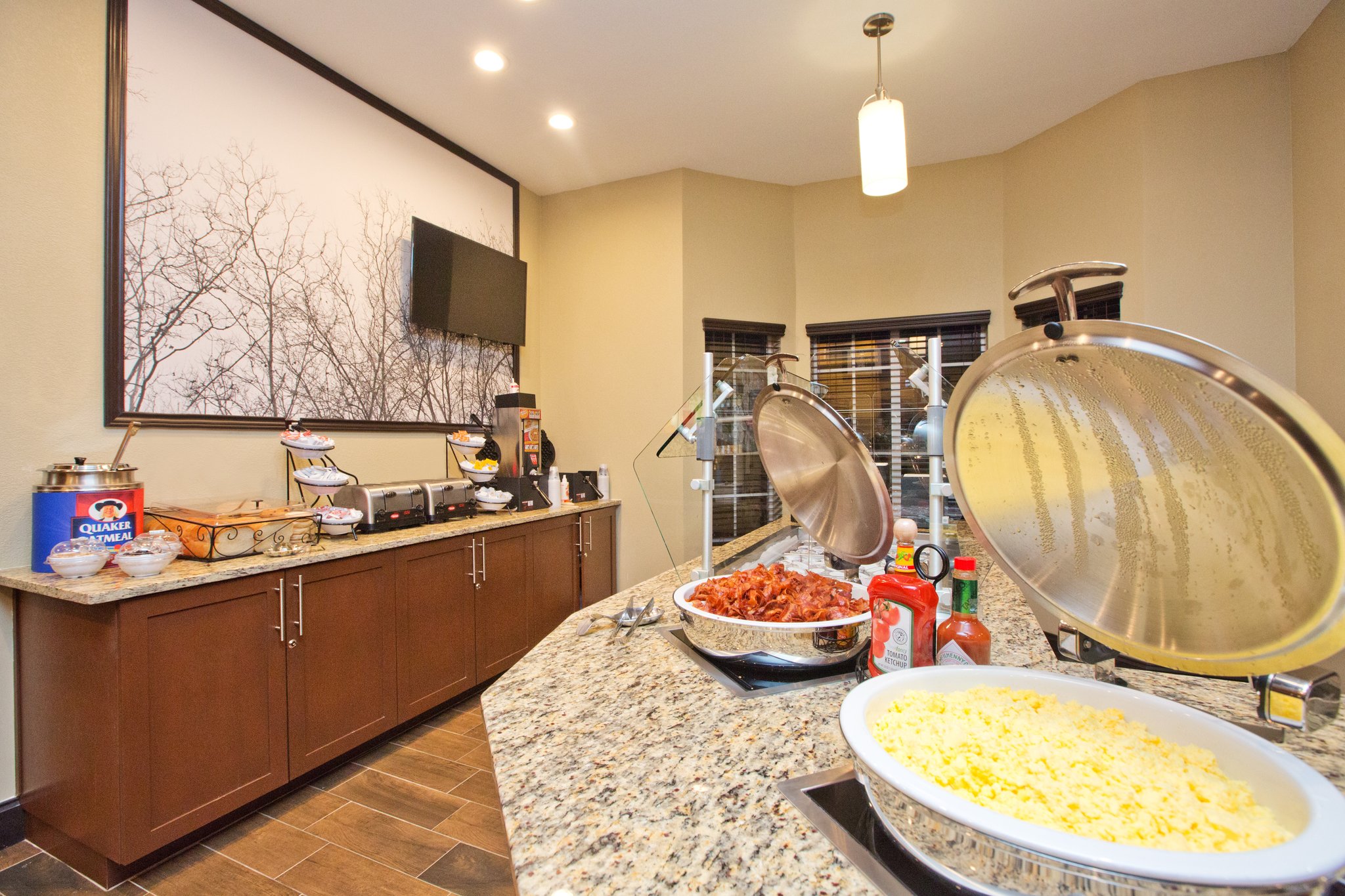 Staybridge Suites AUSTIN SOUTH INTERSTATE HWY 35 - Tap to explore photos