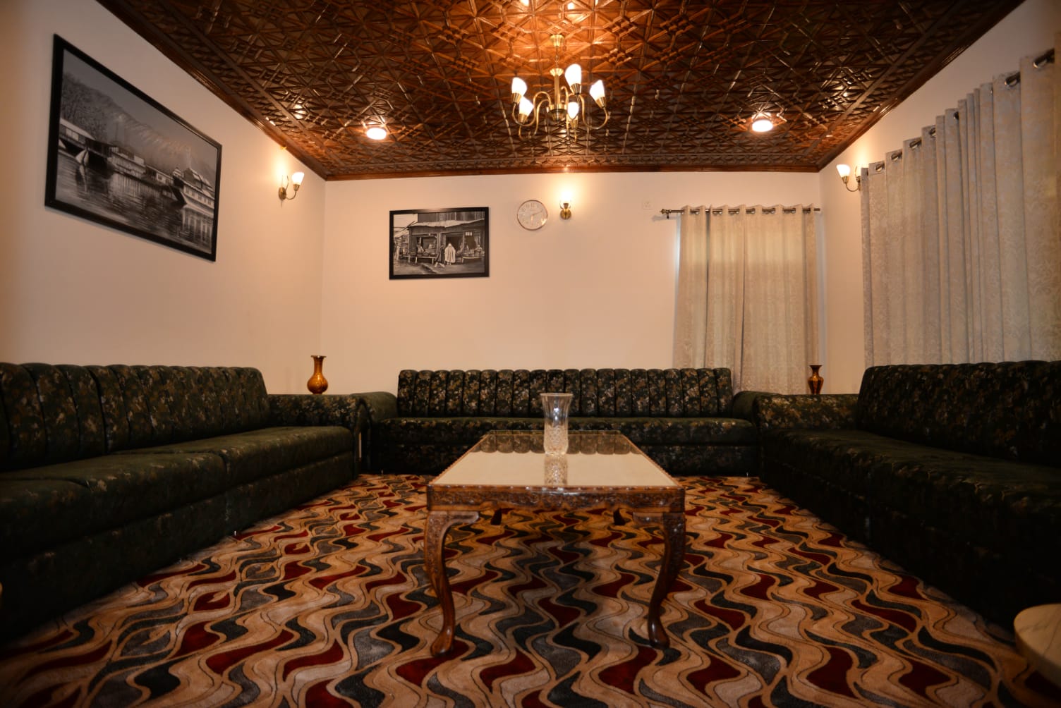 Souls Abode | ENTIRE 5BR Villa |Family Stay near Dal Lake - Tap to explore photos