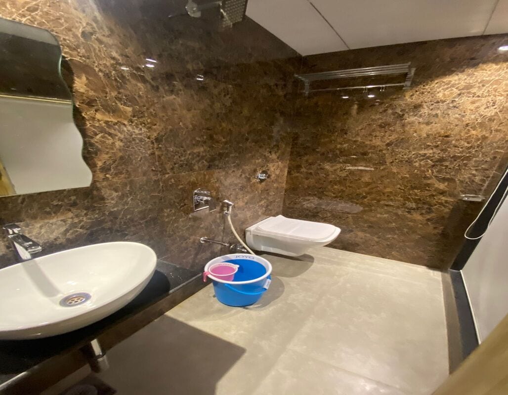 Hotel BKC Crown - Near Trade Centre, Visa Consulate - Tap to explore photos