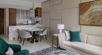 InterContinental Hotels RESIDENCES DUBAI BUSINESS BAY Room Type - 1 Bedroom Residence Burj Khalifa and Canal View Balcony