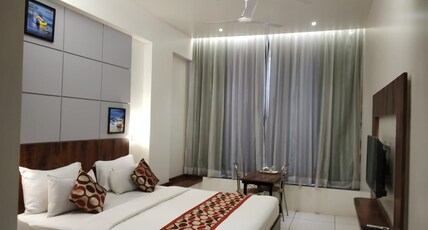 Amruta lodge Room Type - Deluxe Room AC