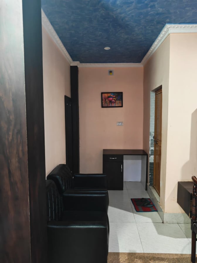 Hotel Gayatri Inn - Tap to explore photos