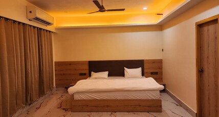 Ashoka Hotel Room Type - LUXURY JUNIOR SUITE -303 -MOUNTAIN VIEW