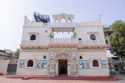 Jeevan Haveli Heritage Hotel And Museum