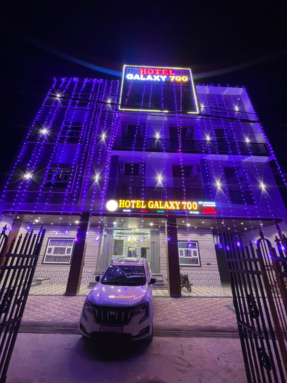 HOTEL GALAXY 700 - Tap to explore photos