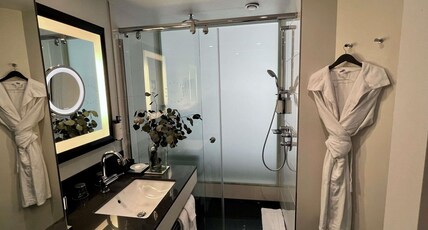 Sofitel Brussels Europe Room Type - SUPERIOR ROOM, 1 Queen size bed, high floor