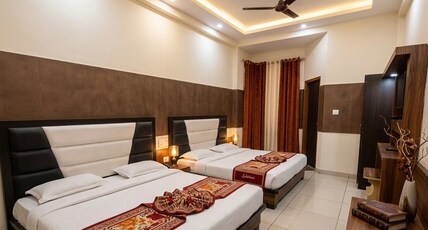 HOTEL AASHIRWAD Room Type - Super Deluxe 4 Bed Non AC Room