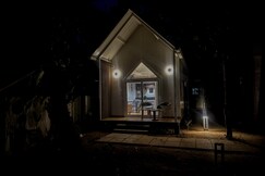 Shoreline Secrets Beachfront Cabin