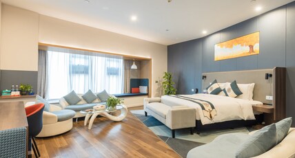 Holiday Inn Express Wuhan Optical Valley Room Type - 1 King Bed Standard Accessible