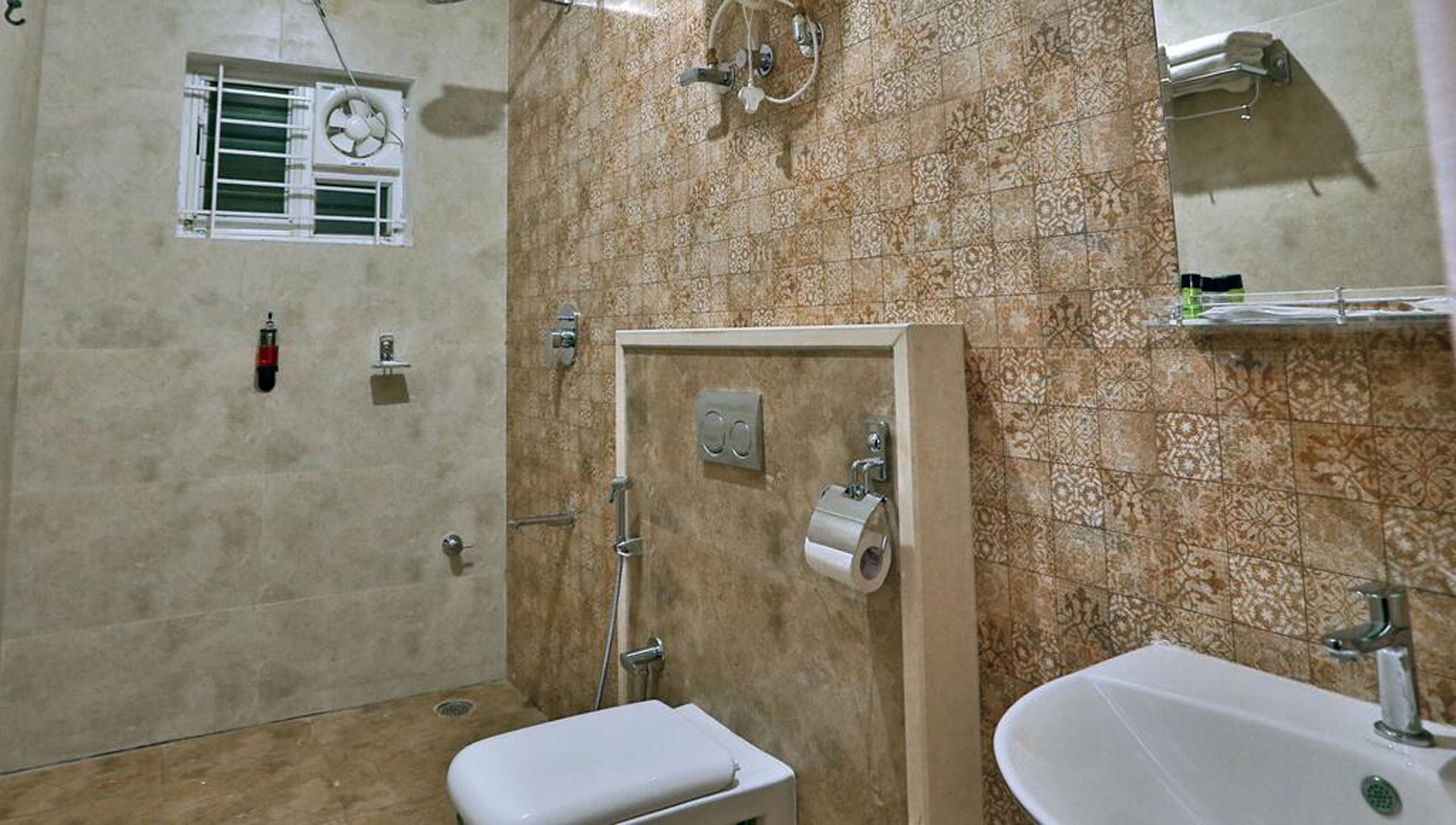 North Comforts - Tap to explore photos