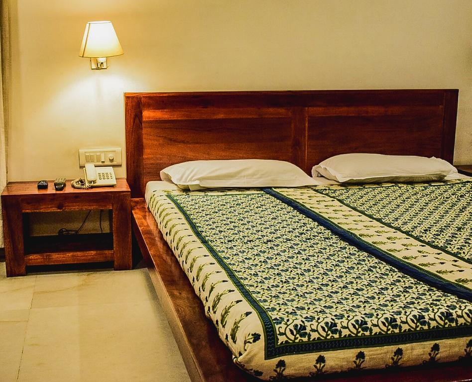 Atithi Guest House - Tap to explore photos