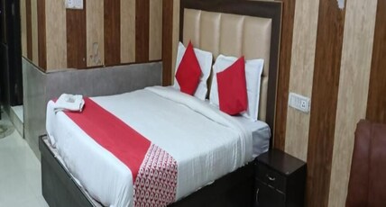 Hotel Prashant Palace Room Type - Deluxe Room Hotel Prashant Palace Room Type - Deluxe Room