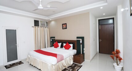 Capital O Levanti Near Aravali Biodiversity Park Room Type - Classic Capital O Levanti Near Aravali Biodiversity Park Room Type - Classic
