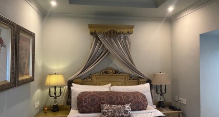 Hotel Pramod House of Classics Room Type - Moulin Rouge